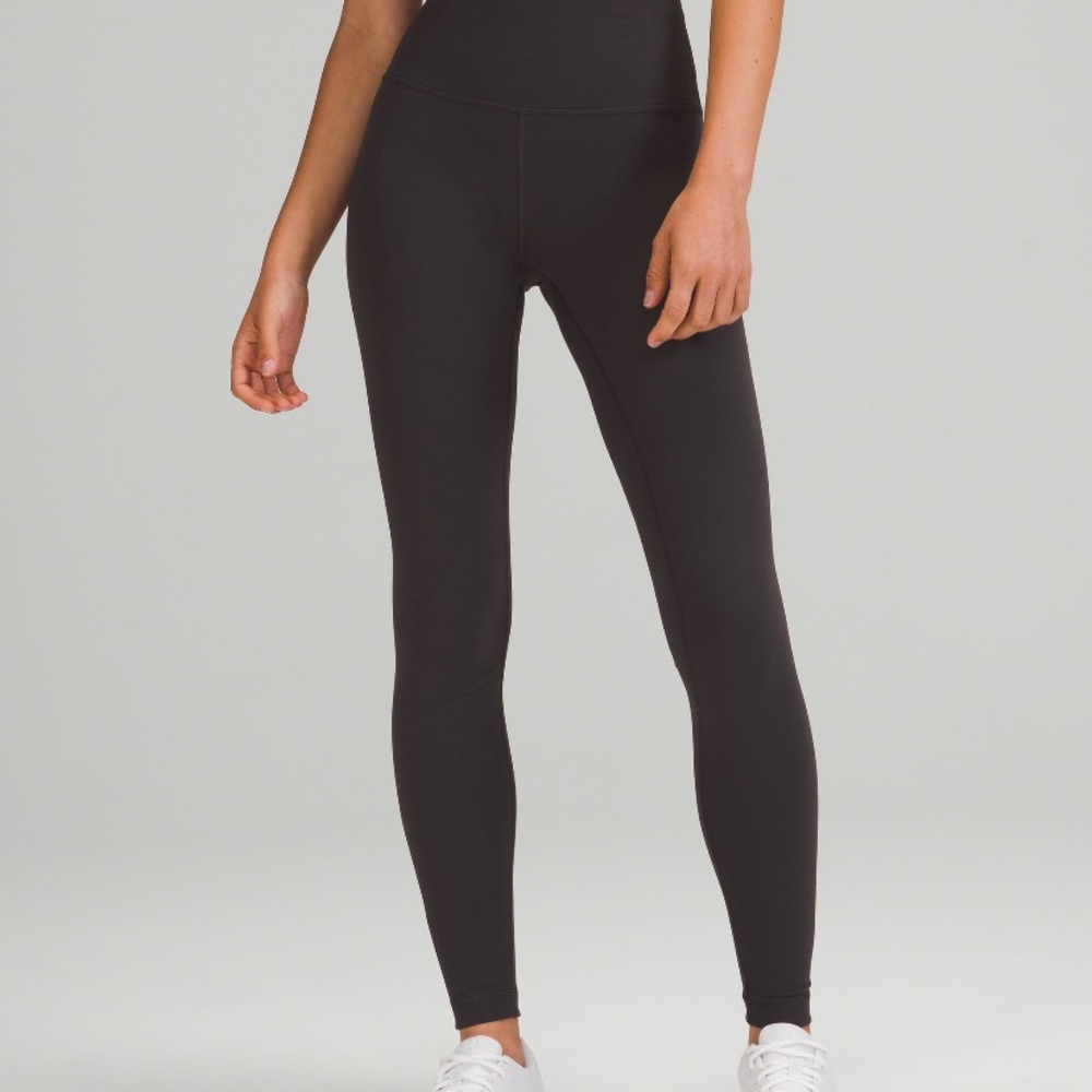 **NEVER WORN** Wunder Train black ‘25 Lululemon leggings. Size 6!
